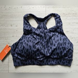 Large womens sports bra